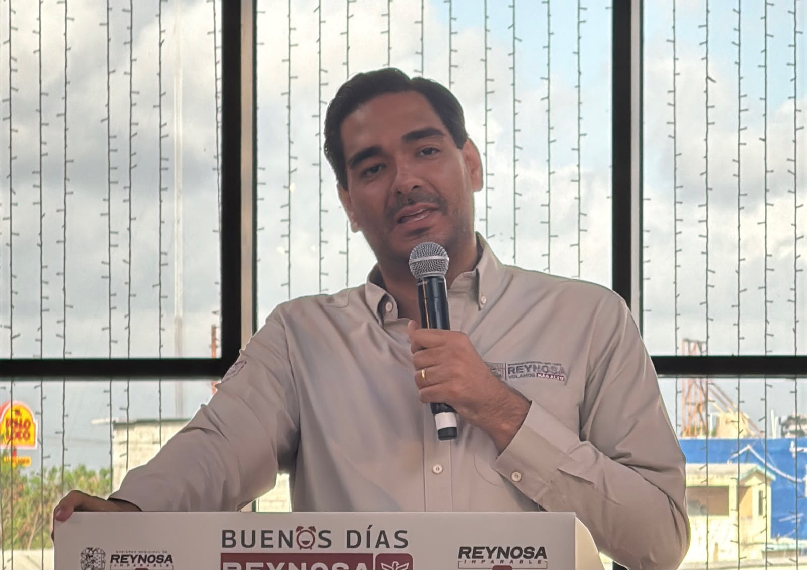 Transmitirán partido inaugural de México en la Plaza Principal; alcalde critica altos costos de licencia
