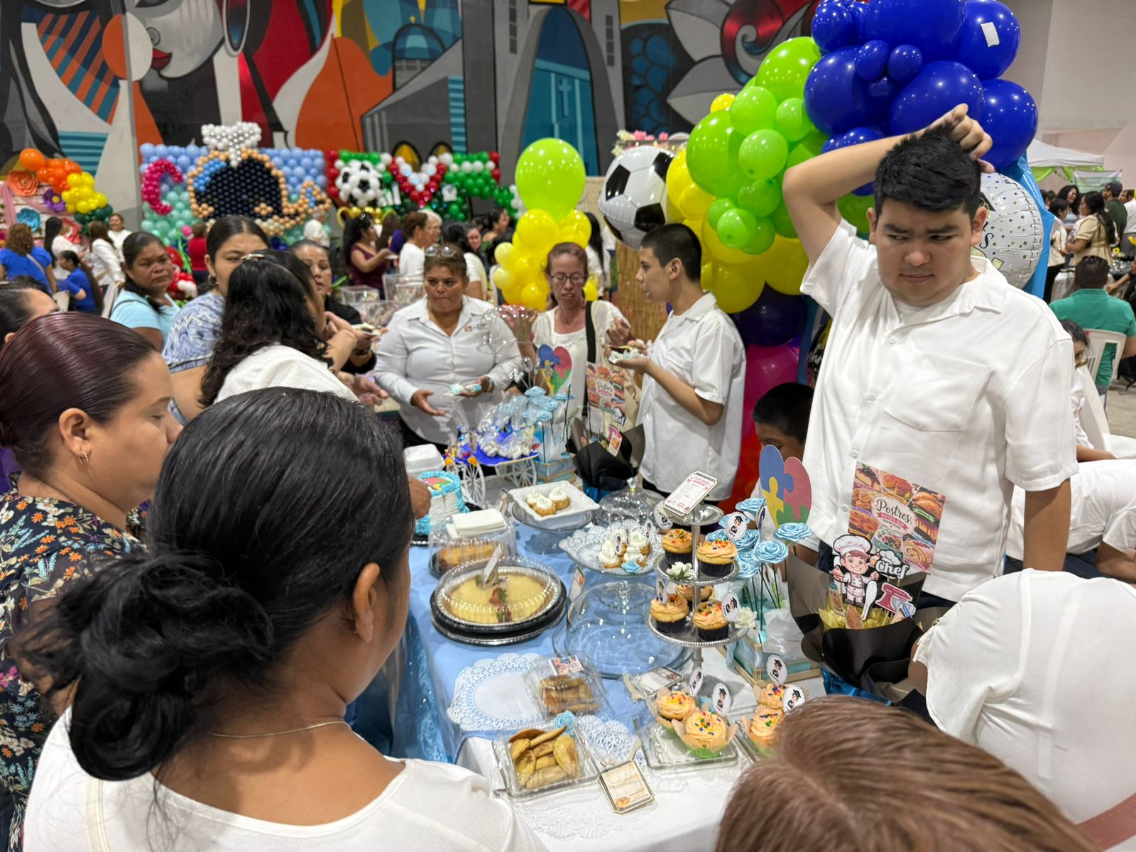 Madres impulsan taller de repostería para personas autistas en CEDIF y buscan sumar a más familias