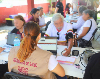 Brinda SEBIEN y Salud atención en Comedores de Bienestar