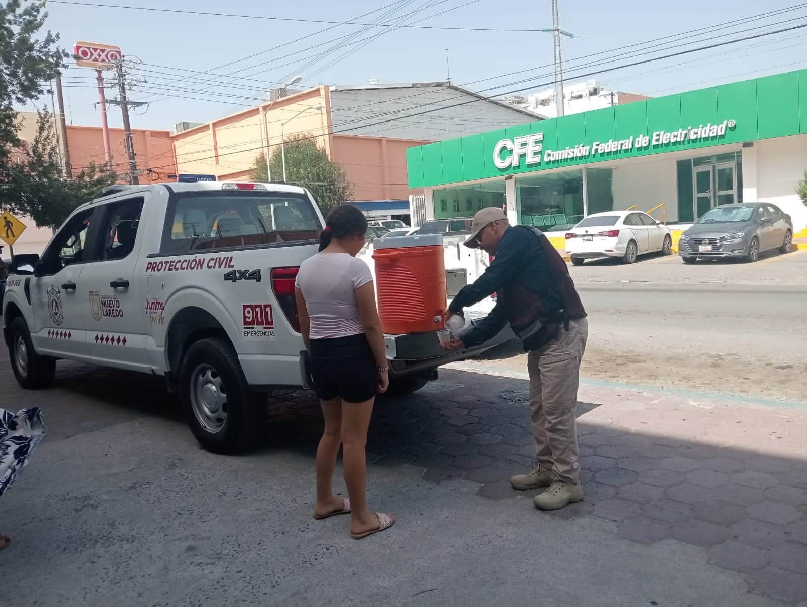 Mantienen puestos de hidratación ante altas temperaturas