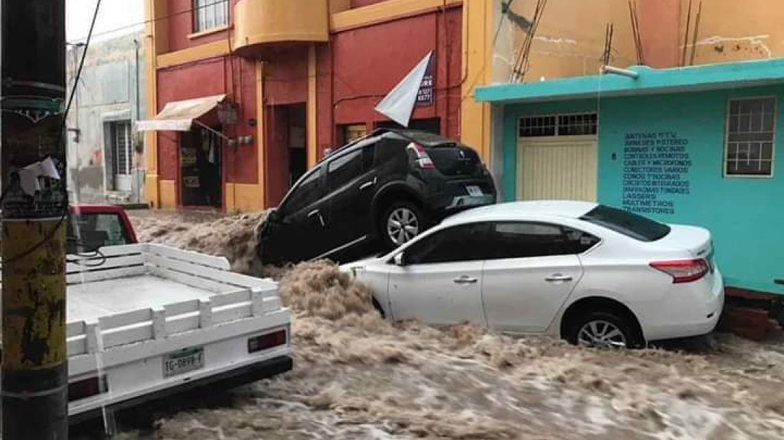 Matehuala es azotada por tromba, hay cuantiosos daños