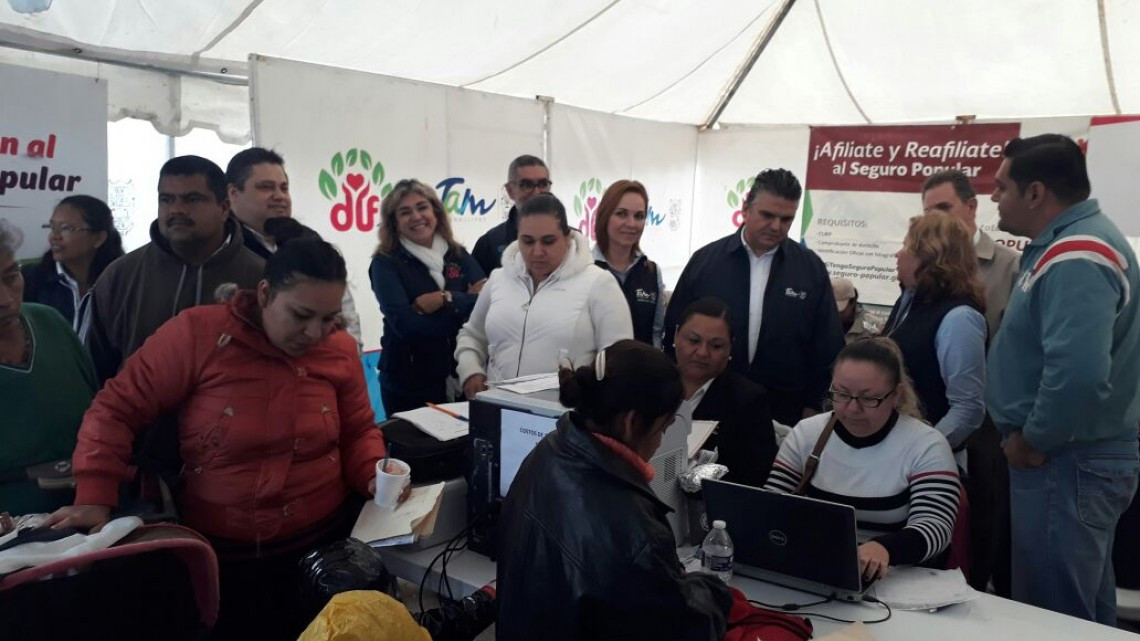 "Abrazando Familias" visita colonia 10 de mayo