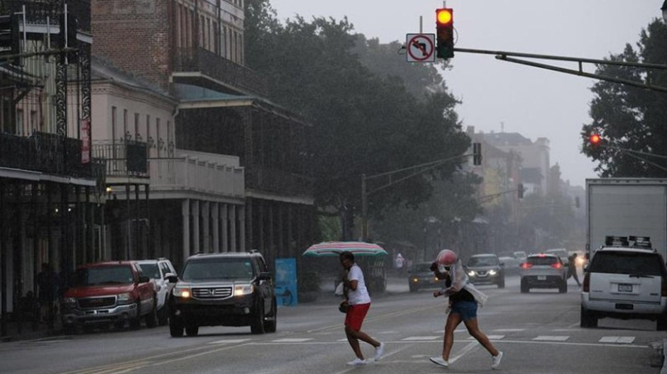 "Barry" a punto de tocar tierra en Luisiana
