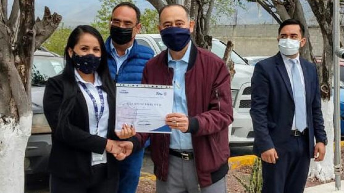 Entrega Fiscalía estatal acreditación a elementos de Tránsito Victoria