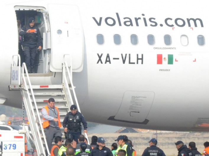 Volaris activa protocolo de seguridad por falsa alarma de bomba