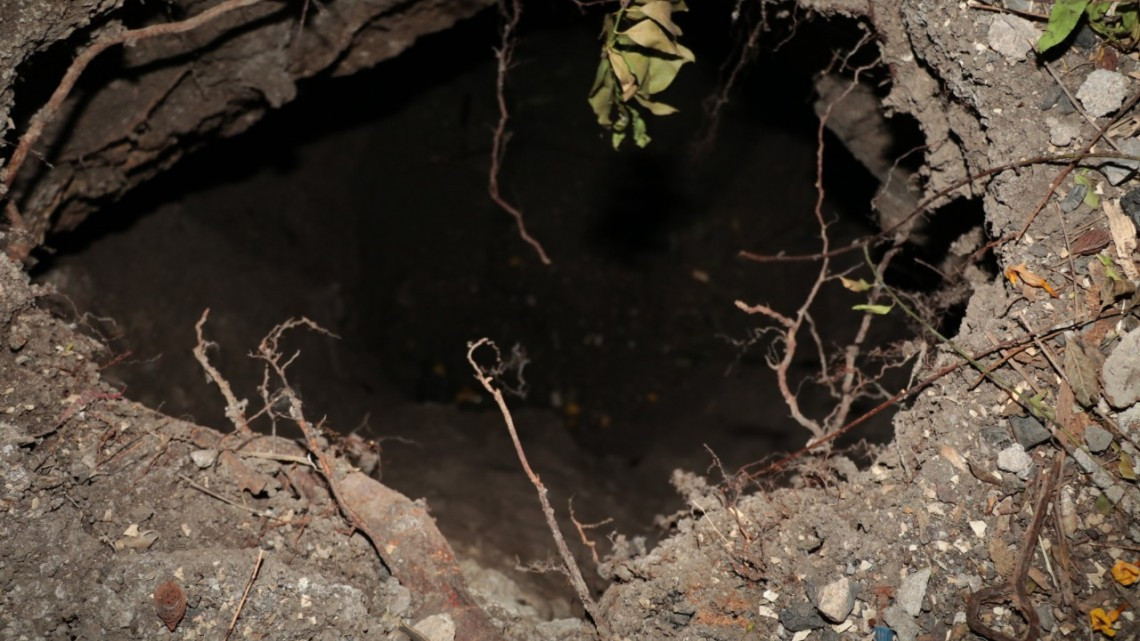 Familias de Matamoros en riesgo luego de formarse socavón en casas de Infonavit