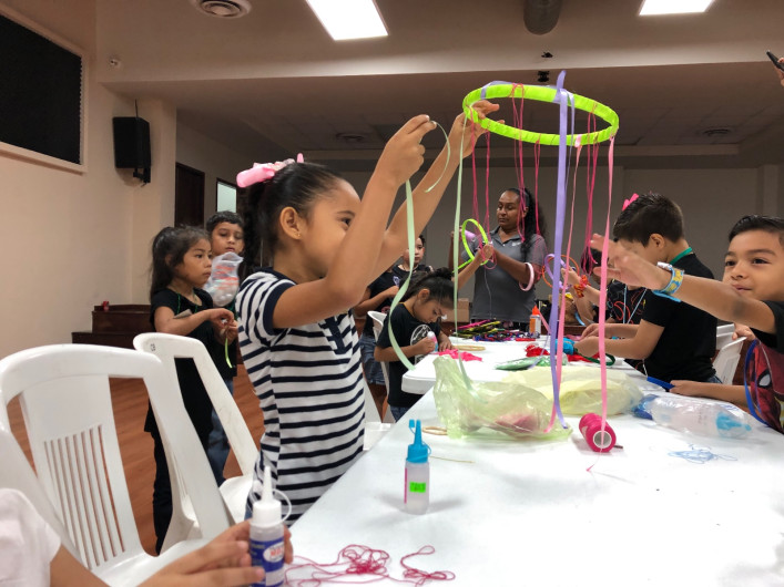 Incentiva Alcalde Carlos Peña Ortiz la creatividad infantil a través de Taller de Artesanías