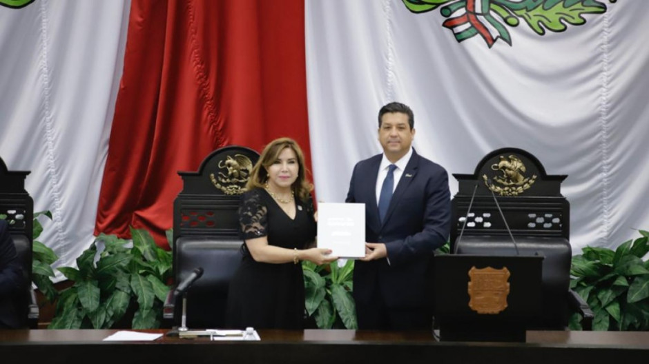 Entrega gobernador 4to Informe y desmiente rumores de retirarse de su encargo