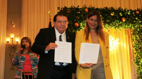 Recibe alcaldesa llave de Mission como símbolo de hermandad