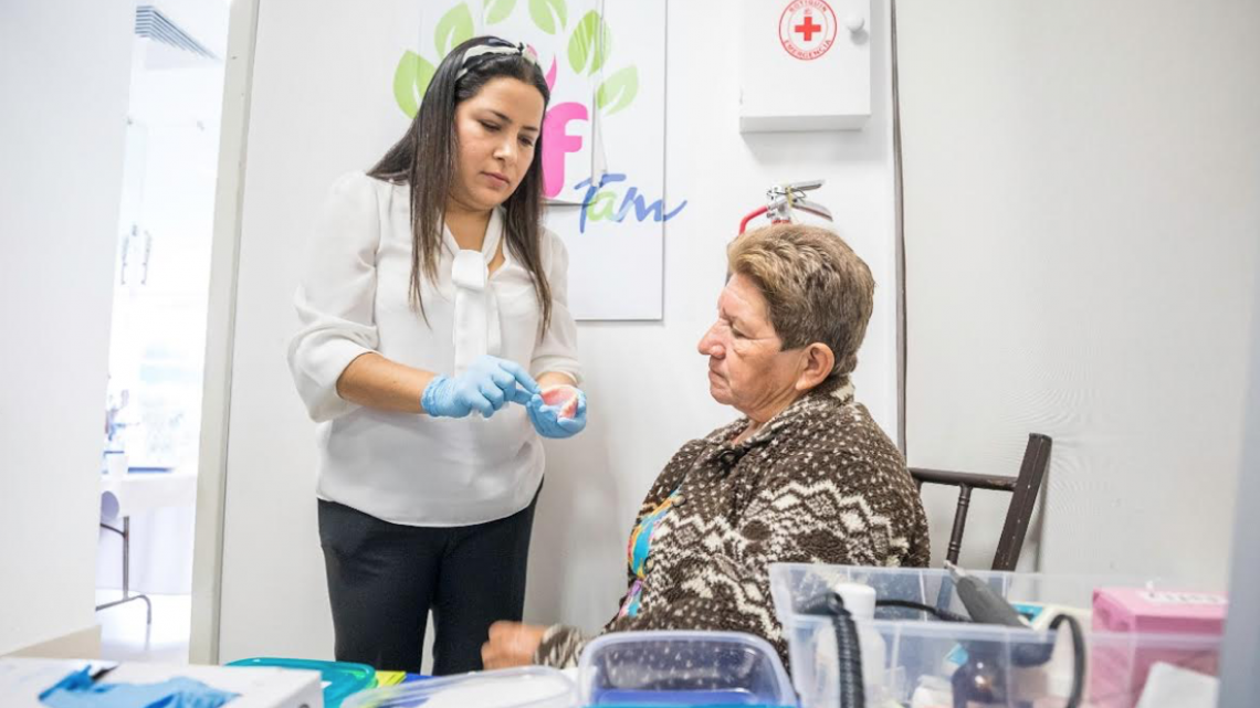 Entregan DIF Tamaulipas y Salud, apoyos funcionales a personas con discapacidad