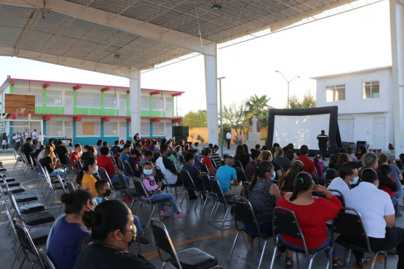 Lleva Municipio ‘Cine haciendo comunidad’ a Villas de San Miguel