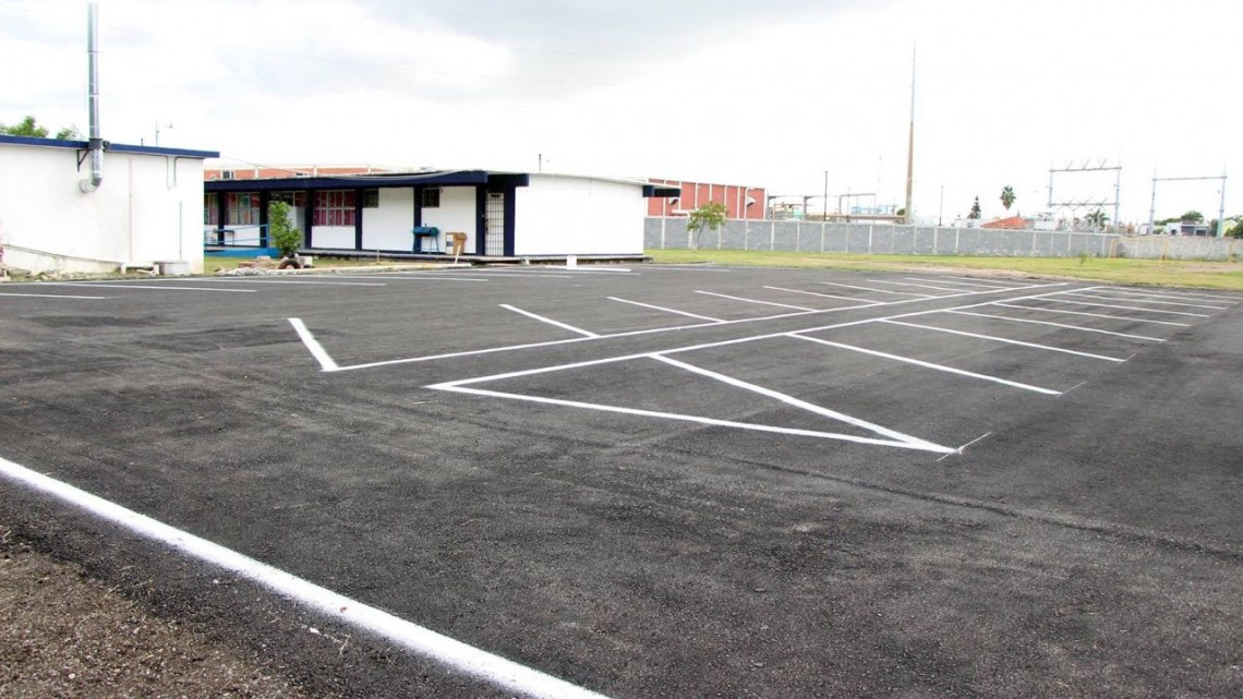 Inaugura Chichín obra en la escuela normal