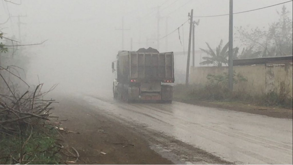 Residentes aseguran presentar intoxicación por contaminación ambiental