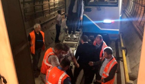 Por corte de energía usuarios quedan atrapados en metro de Moscú