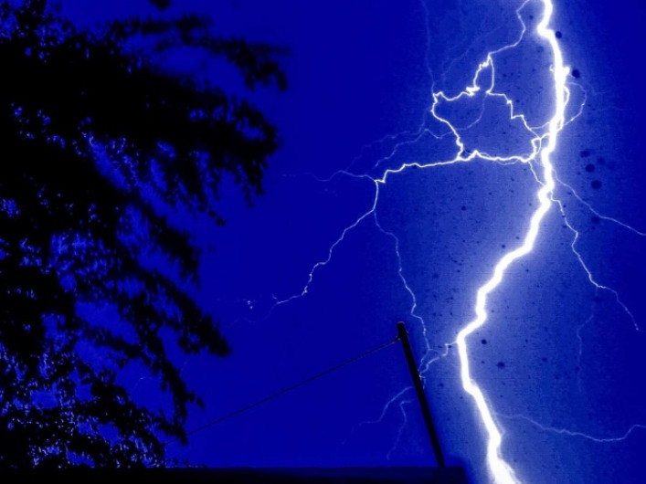 Niño muere tras ser embestido por rayo