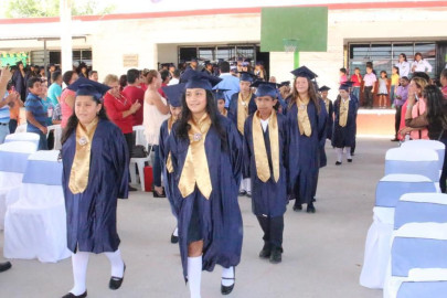 Familias destinan hasta 5 mil pesos para graduaciones escolares 