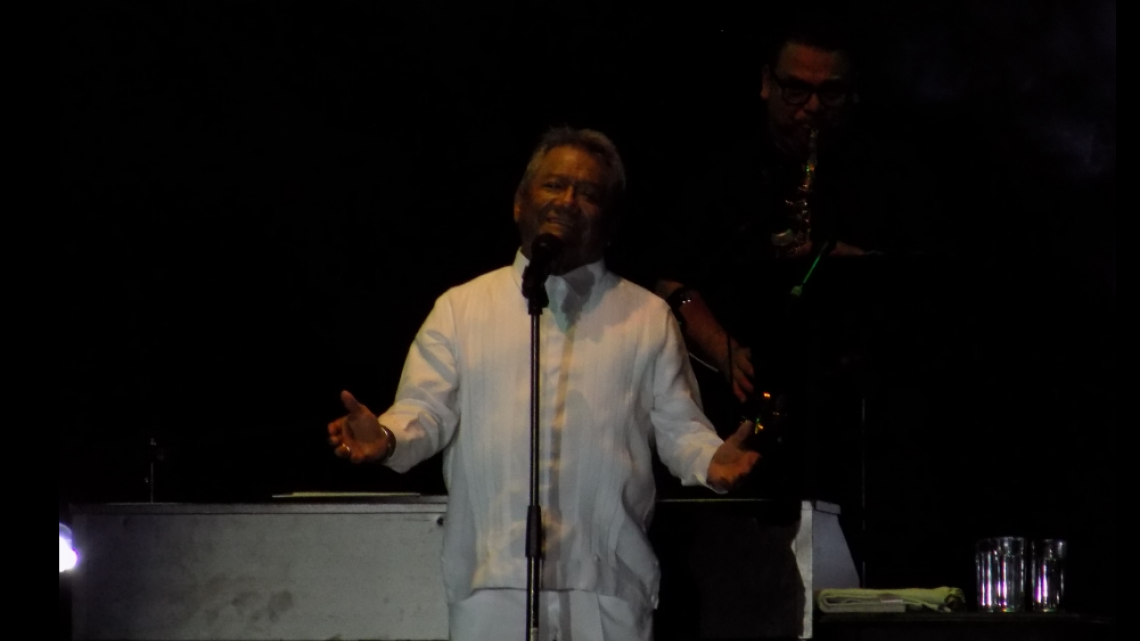 Armando Manzanero regala una `Noche Blanca´