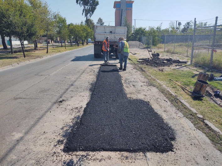 Intensifica Municipio bacheo en calles de Nuevo Laredo  