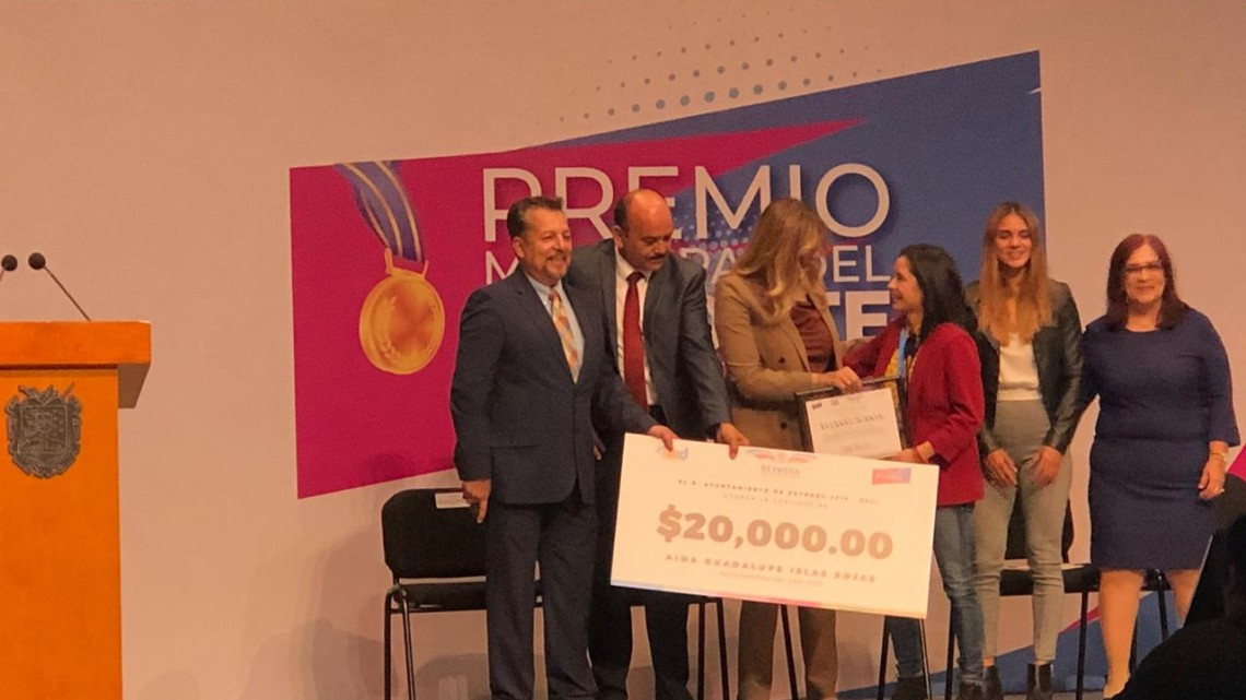 Otorgan Premio Municipal al Deporte