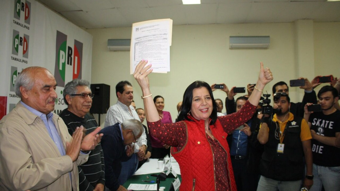 Se registran en el PRI aspirantes a candidatosa Senadores y Diputados Federales