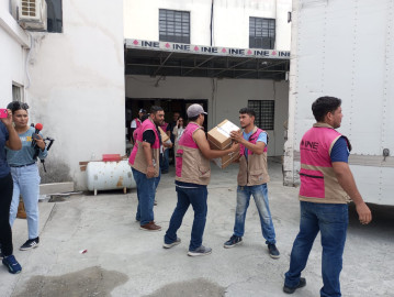 Llegan al INE un millón 100 mil boletas electorales, para las elecciones Federales