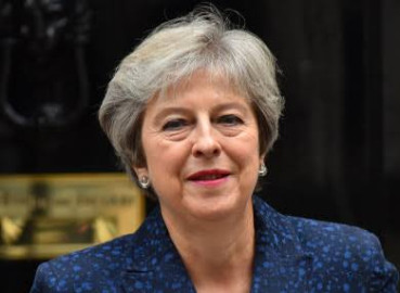 Theresa May lanza velada crítica a Boris Johnson