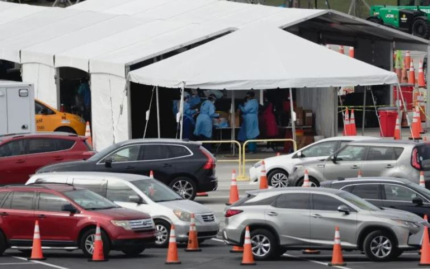 Estados en EU alertan por aumento de contagios