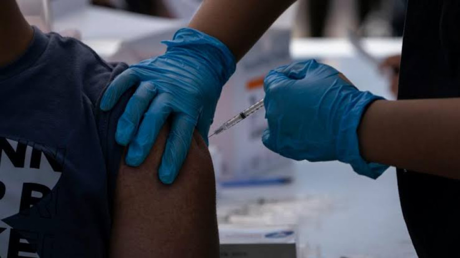 Aplican segunda dosis anticovid a jóvenes de 12 a 17 años en Nuevo Laredo 