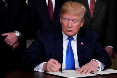 Trump firma decreto para enviar Guardia Nacional de EU a la frontera