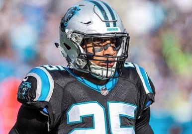 Eric Reid extiende contrato con Panteras de Carolina 