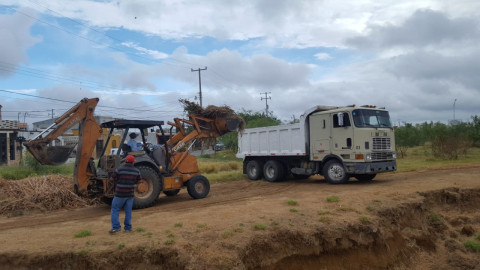 Retiran 50 toneladas de basura del arroyo de Colinas del Sur 