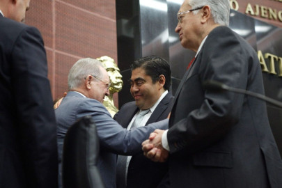 Nuevos senadores se suman al PT