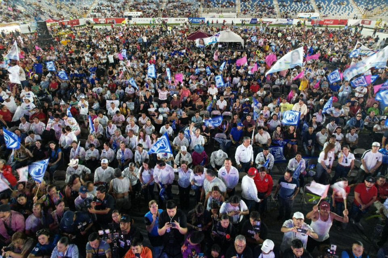 Miles de Matamorenses muestran su apoyo a Lety Salazar en espectacular cierre de campaña 