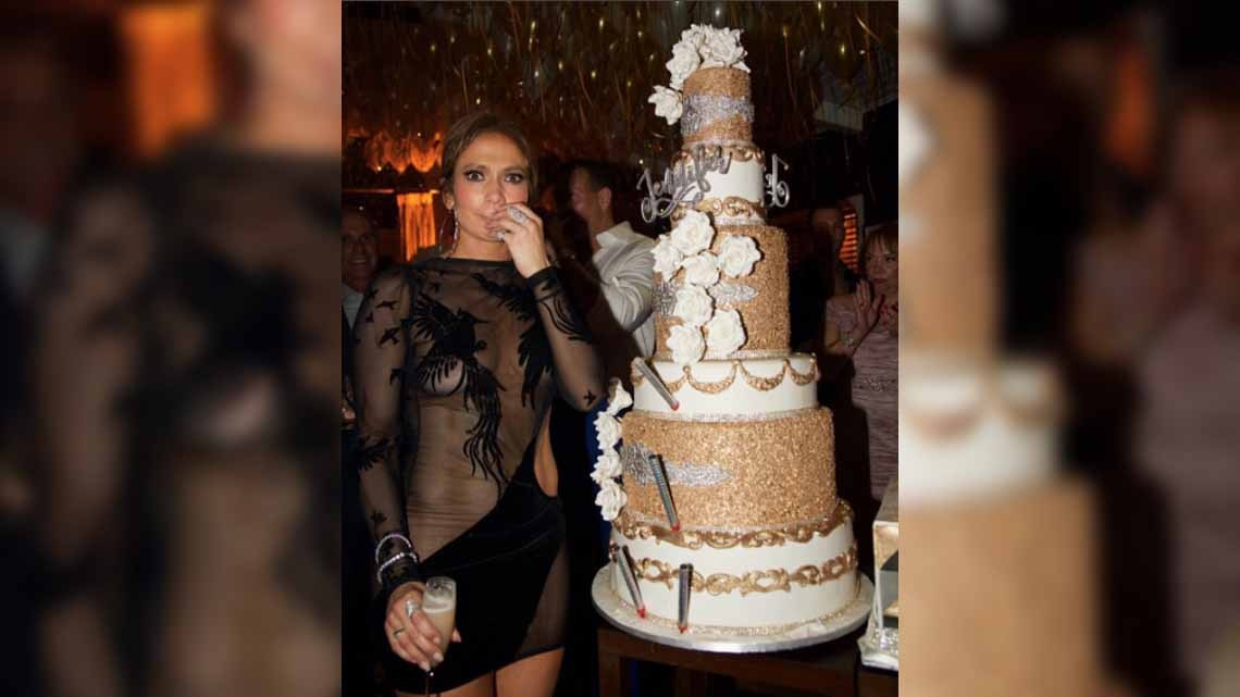 Jennifer López festeja sus 48 años