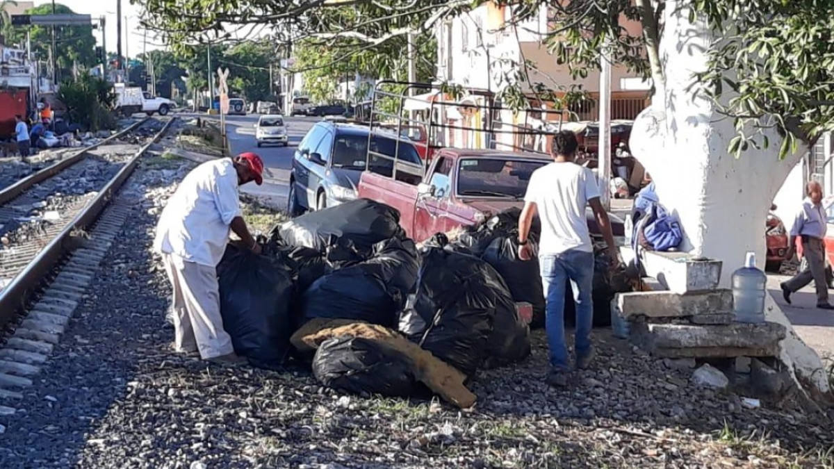 Rehabilitan parques y áreas verdes en Madero