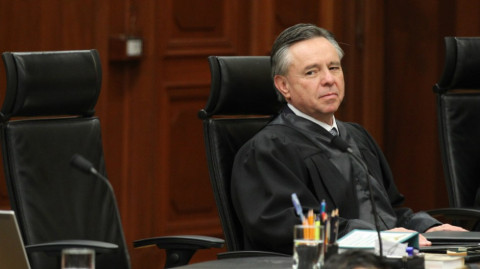 AMLO acepta renuncia de Medina Mora