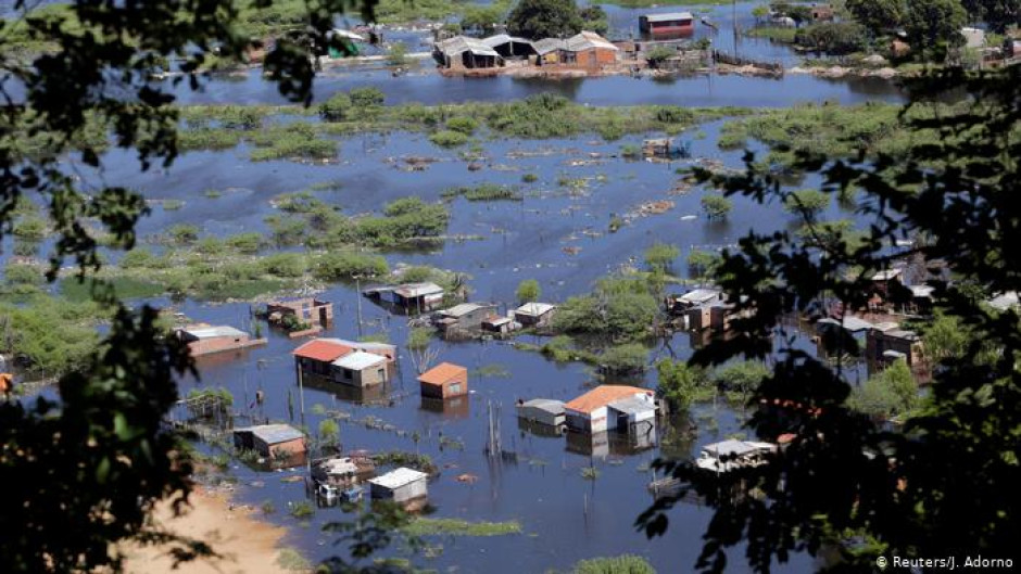 Mantienen ayuda a damnificados por desborde del río Paraguay