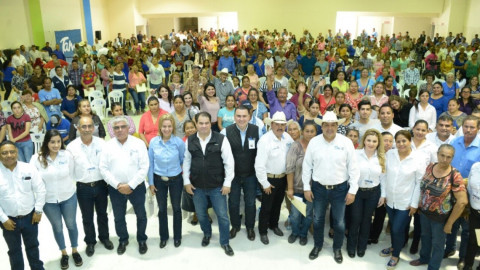 Benefician apoyos sociales a familias de San Fernando 