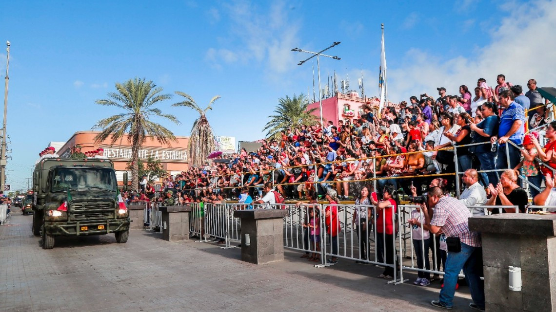 Presidió Maki Ortiz Domínguez Desfile Conmemorativo de la Independencia de México