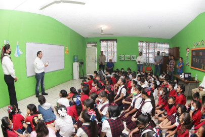 Imparte dirección de tránsito, curso de vialidad a estudiantes de primaria