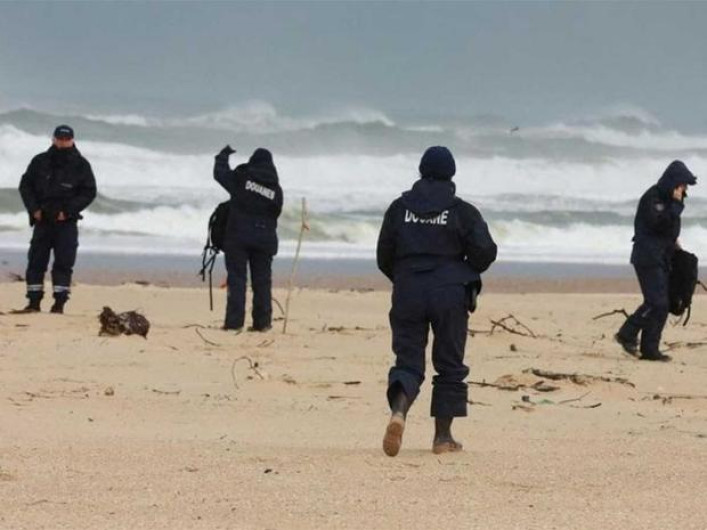 Encuentran cocaína en playas francesas