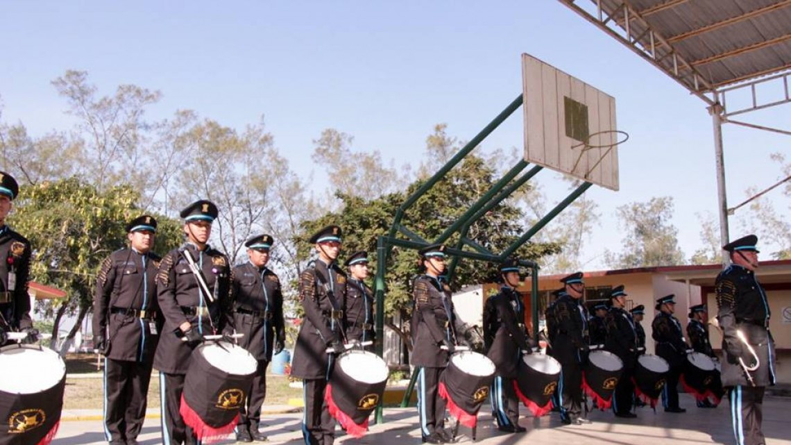 Reyes Magos visitan escuela primaria y CAIC