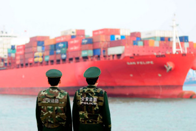 Estados Unidos aplazará aranceles del 10 por ciento a productos chinos