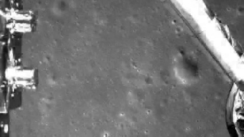 ¡Historia! Chang'e 4 aluniza en la cara oculta de la Luna, ya hay primeras imágenes