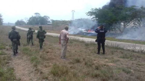 Buscan a sujetos que viajaban en avioneta accidentada en Veracruz