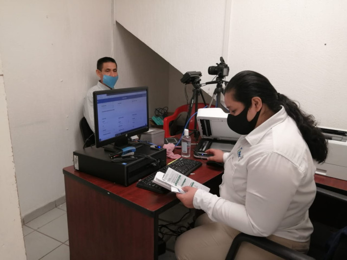 Sistema biométrico provoca largas filas en la oficina fiscal de Matamoros