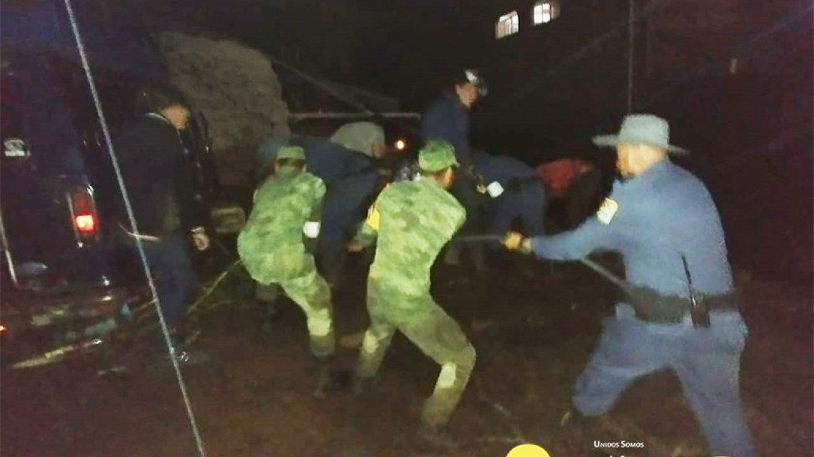 EPN ordena atender desbordamiento de río en Michoacán