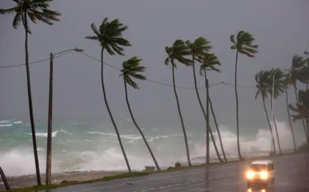 Se fortalece huracán "Sam" a categoría 4