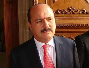 Piden ficha roja de Interpol para César Duarte