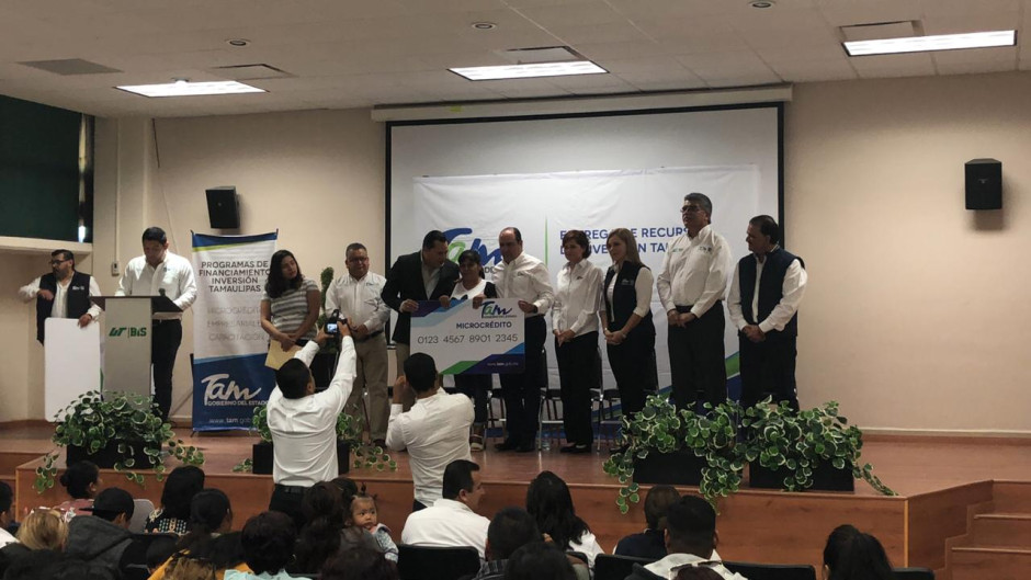 Pequeños empresarios reciben más de un millón y medio de pesos en créditos